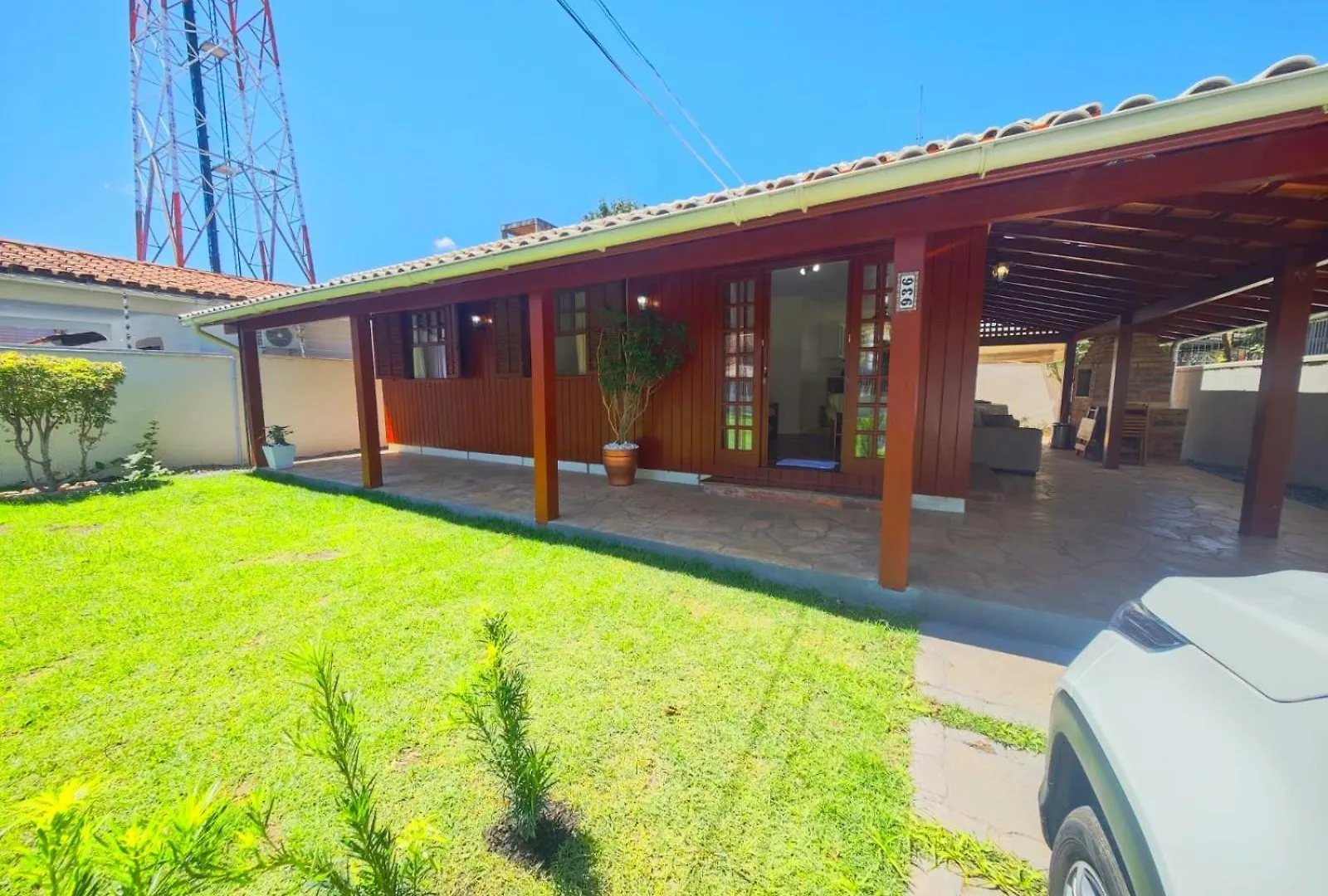 Las Rocas Bech House contacts